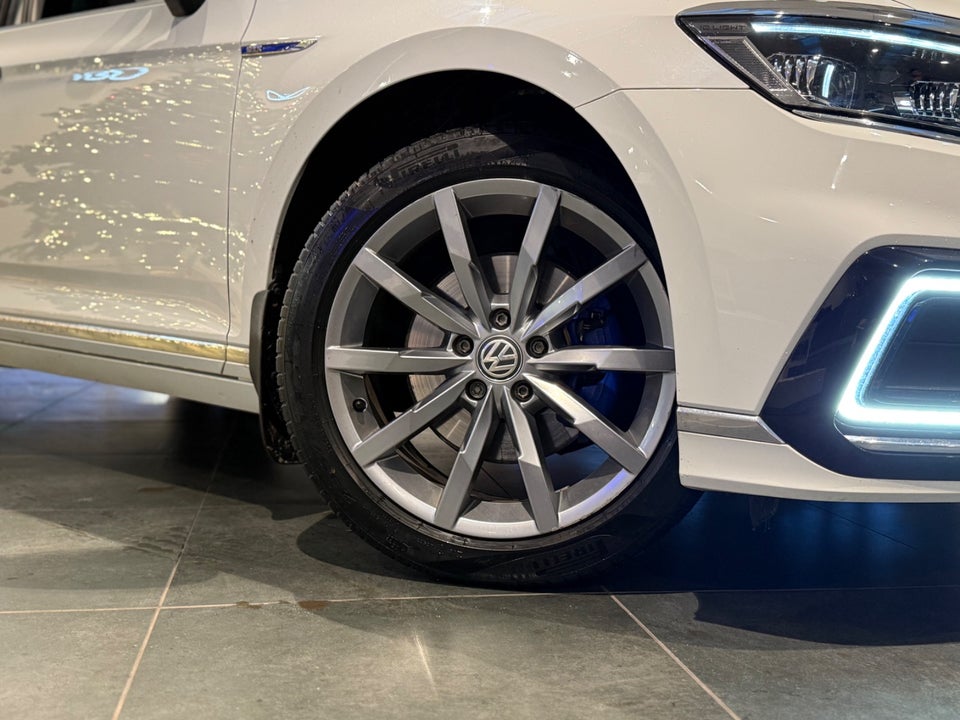 VW Passat 1,4 GTE DSG 4d