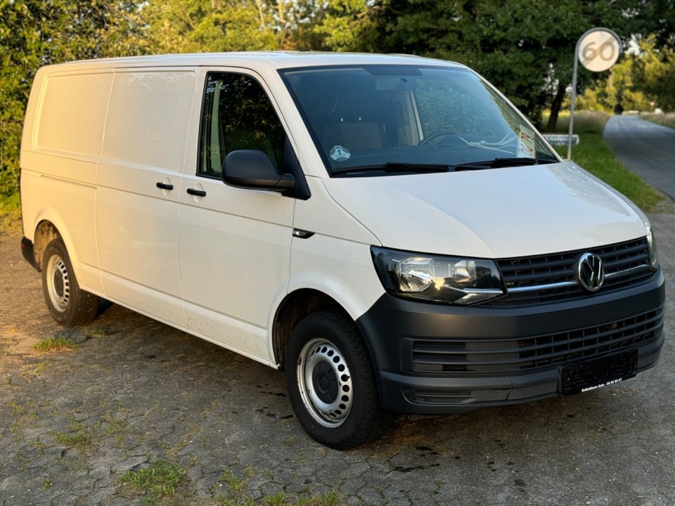 VW Transporter 2,0 TDi 140 Kassevogn lang