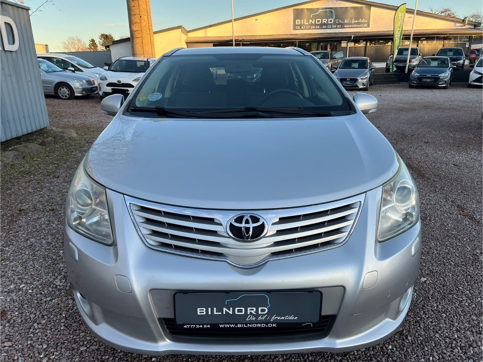 Toyota Avensis 1,6 VVT-i T1 stc. 5d