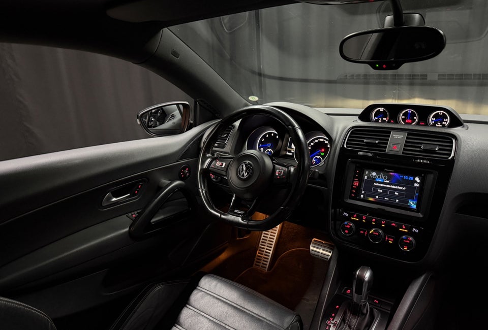 VW Scirocco 2,0 TSi 280 R DSG Van 3d