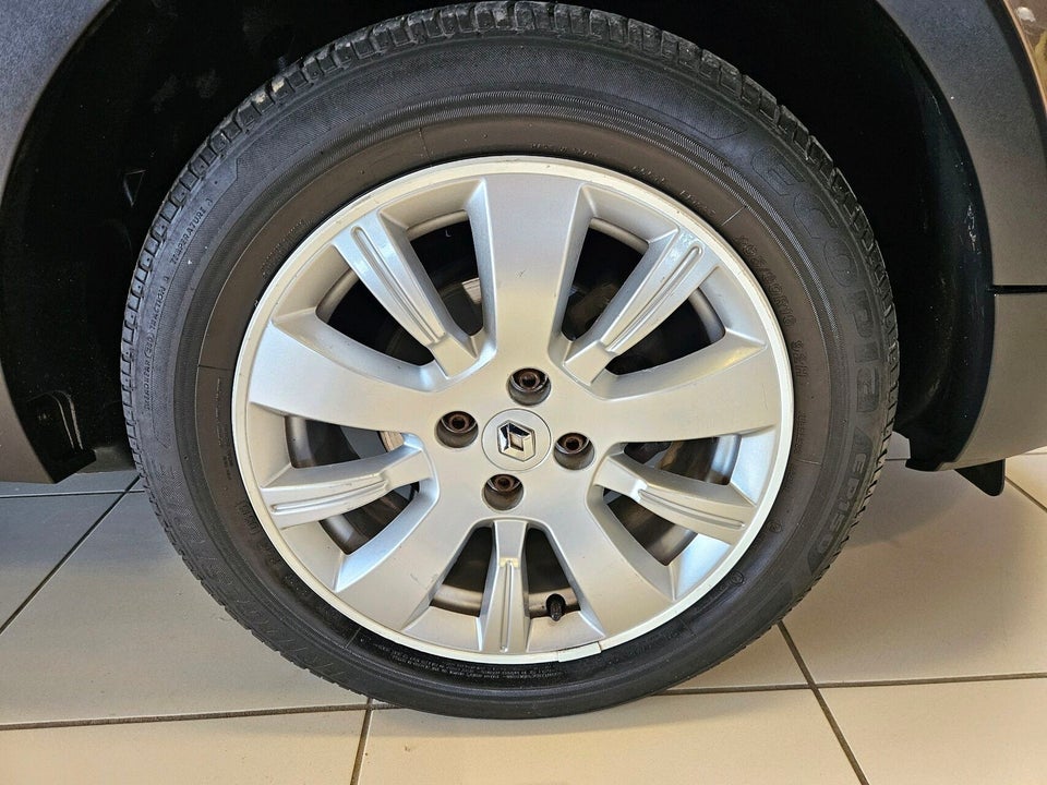 Renault Captur 0,9 TCe 90 Expression Navi Style 5d