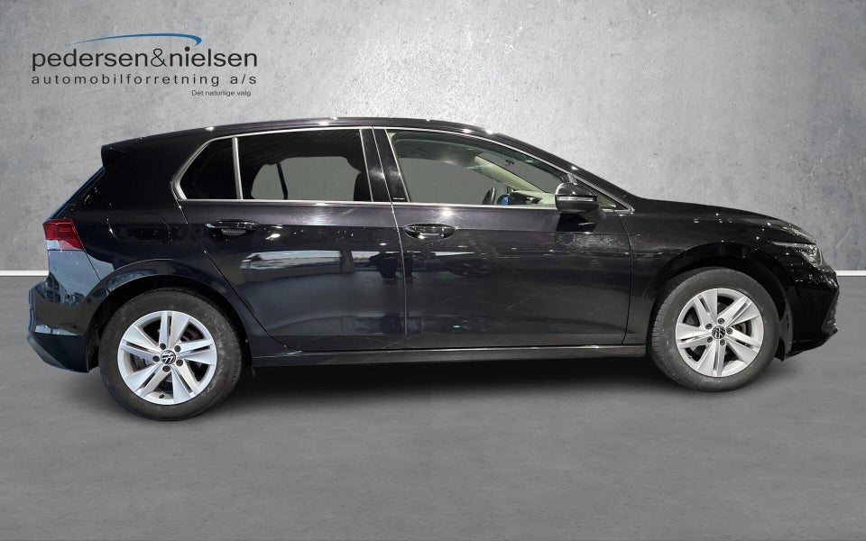 VW Golf VIII 1,5 eTSi 130 Life DSG 5d