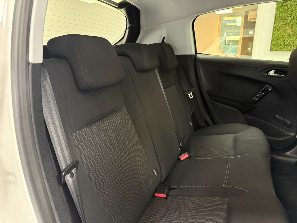 Peugeot 208 1,6 BlueHDi 75 Active 5d