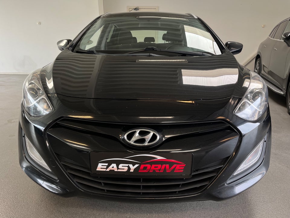 Hyundai i30 1,6 CRDi 110 Comfort CW Eco 5d