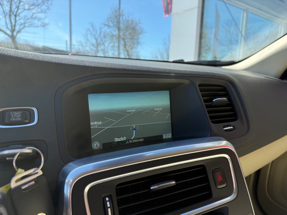 Volvo V60 2,0 D4 190 Momentum aut. 5d