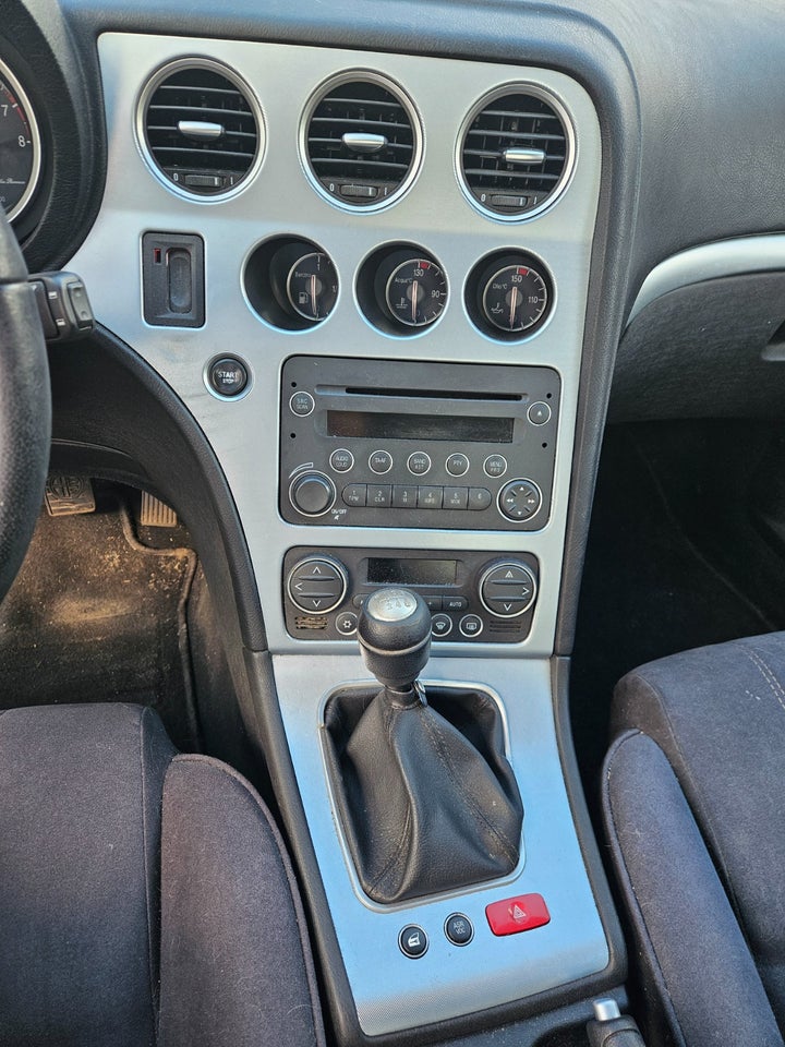 Alfa Romeo 159 2,2 JTS S 4d