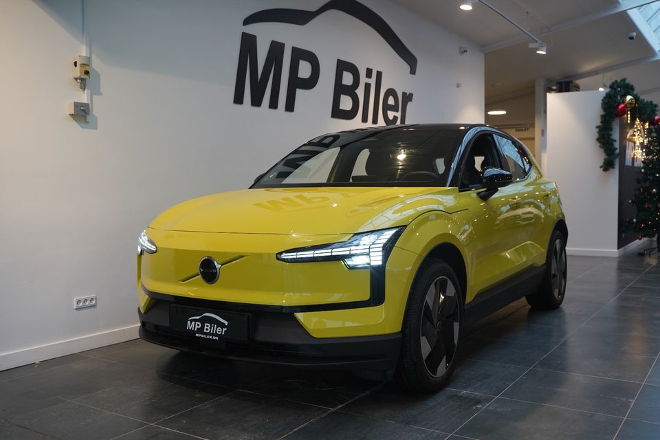 Volvo EX30 Extended Range Plus 5d