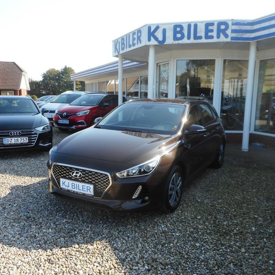 Hyundai i30 1,6 CRDi 110 Premium DCT 5d