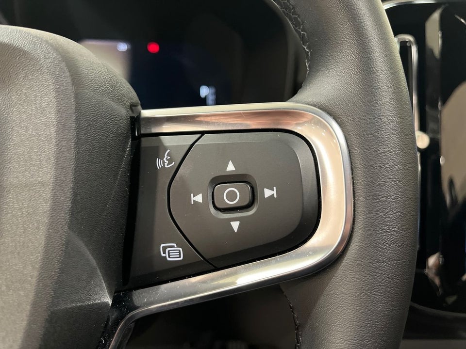 Volvo EX40 Extended Range Plus 5d