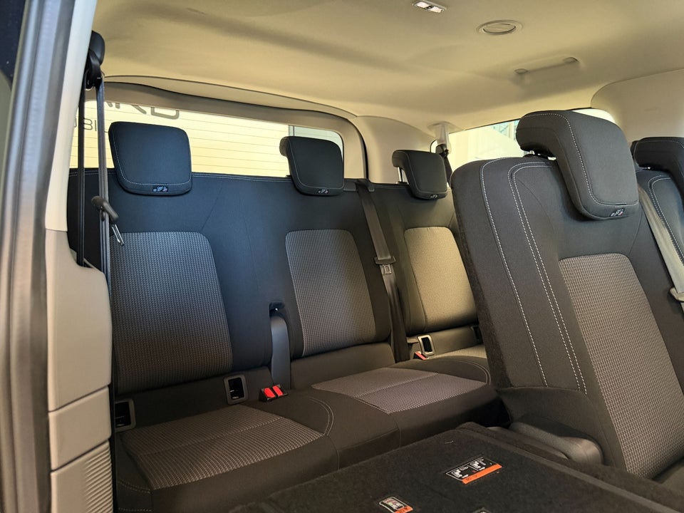 VW e-Caravelle 64 Basis SWB