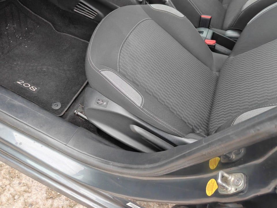 Peugeot 208 1,2 VTi 82 Active 5d