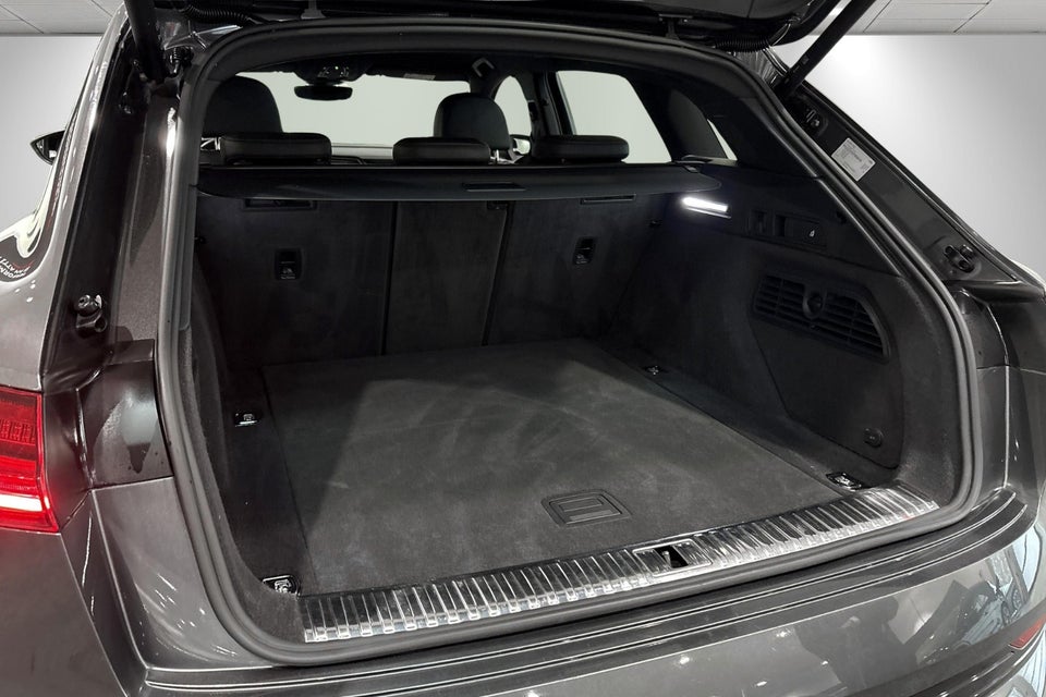 Audi e-tron 55 S-line quattro 5d