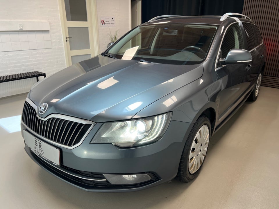 Skoda Superb 2,0 TDi 170 Elegance Combi 5d
