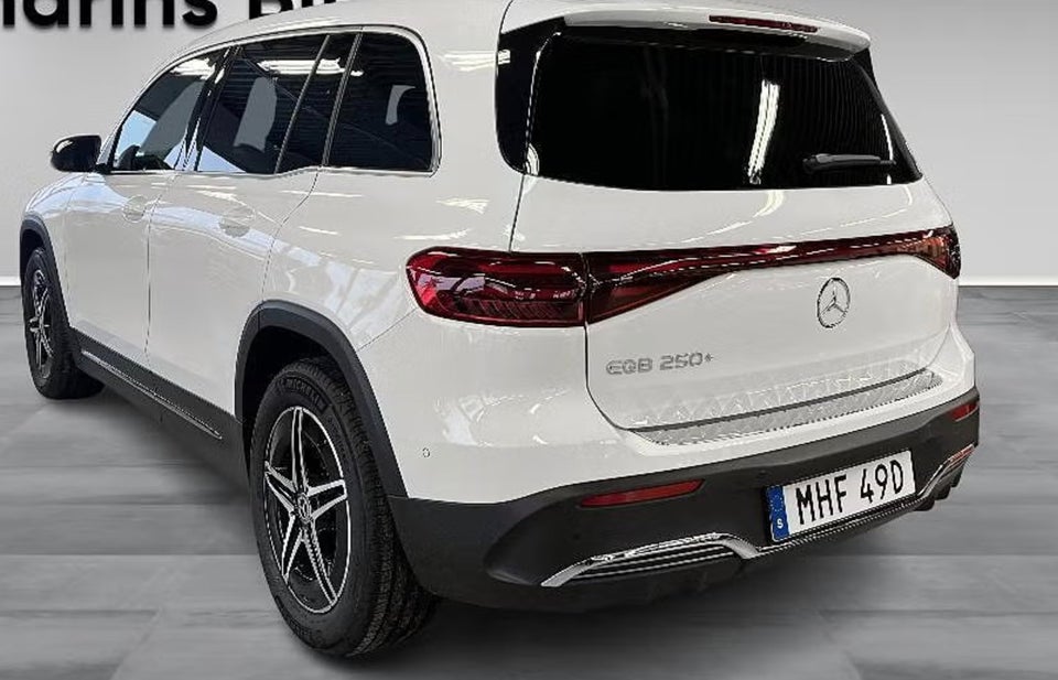 Mercedes EQB250+ AMG Line 5d