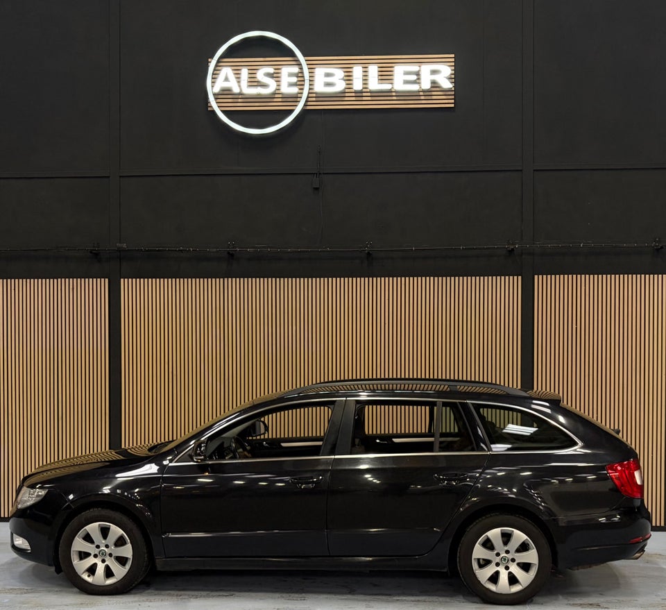 Skoda Superb 2,0 TDi 140 Ambition Combi 5d