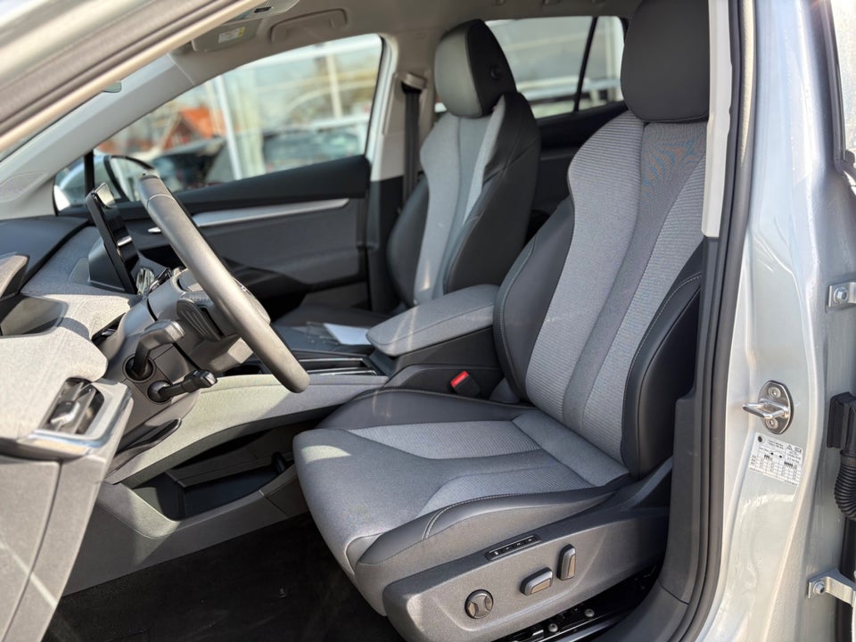 Skoda Enyaq 60 iV Loft 5d