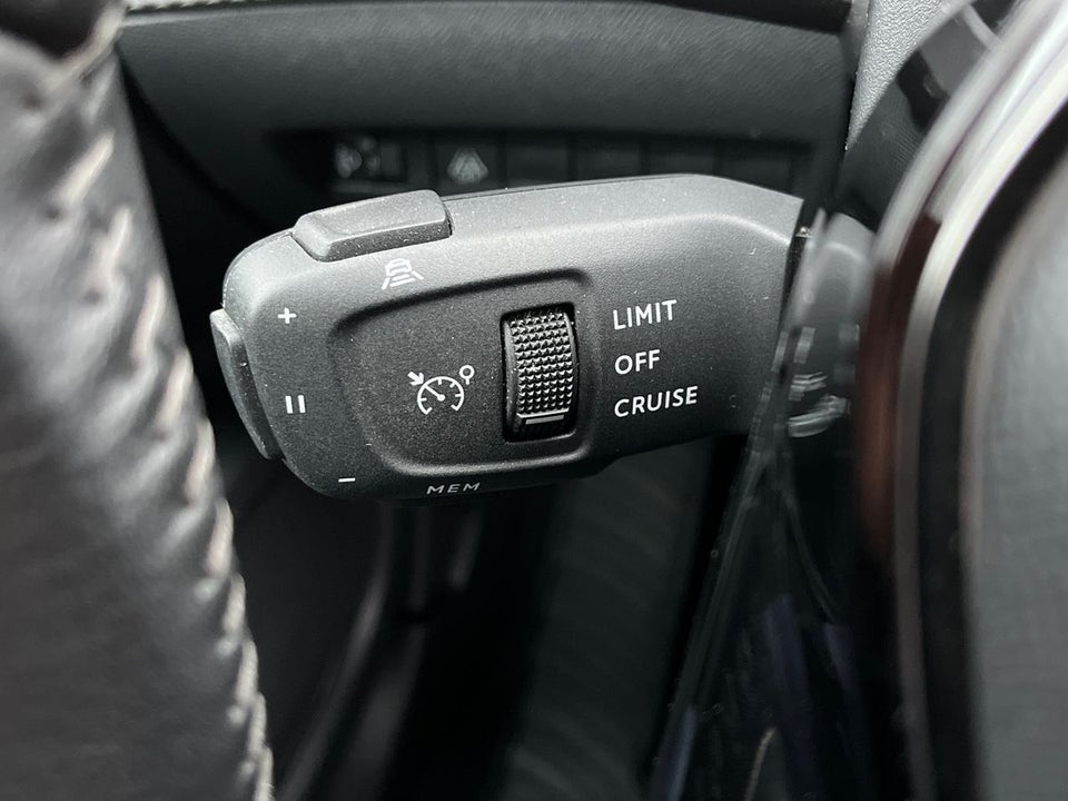 Peugeot 2008 1,2 PureTech 130 Allure Pack 5d