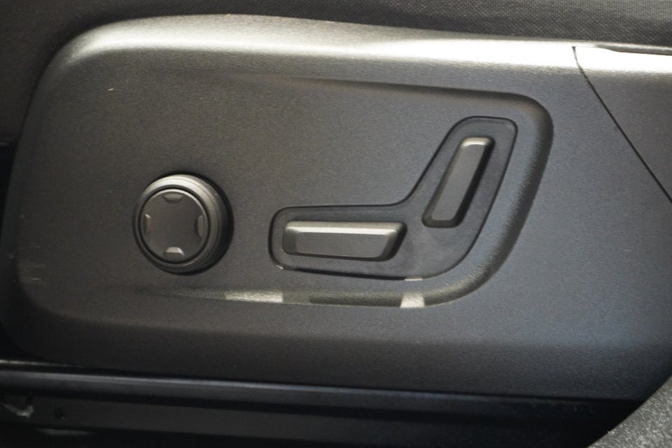 Volvo XC40 P6 ReCharge Pro 5d