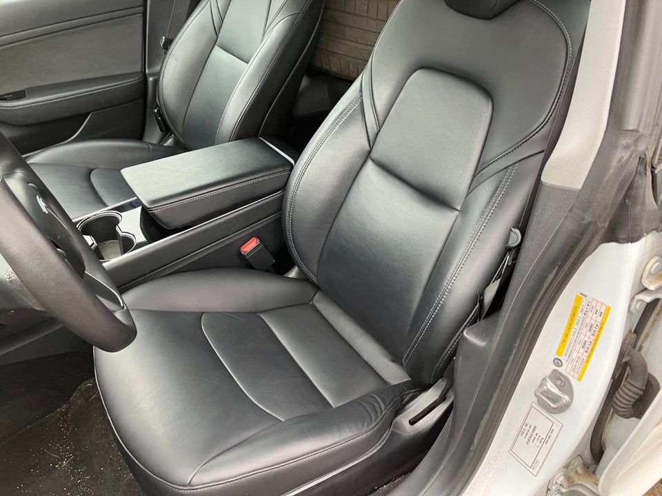 Tesla Model 3 Standard Range+ RWD 4d