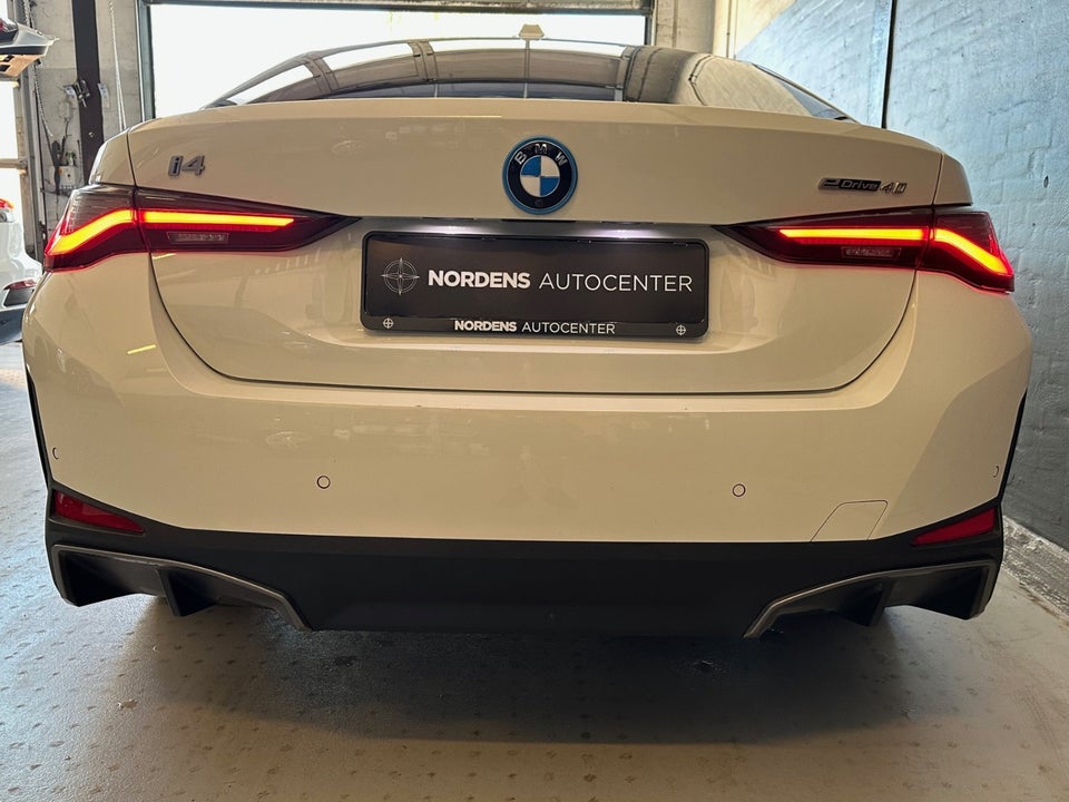 BMW i4 eDrive40 Charged 5d