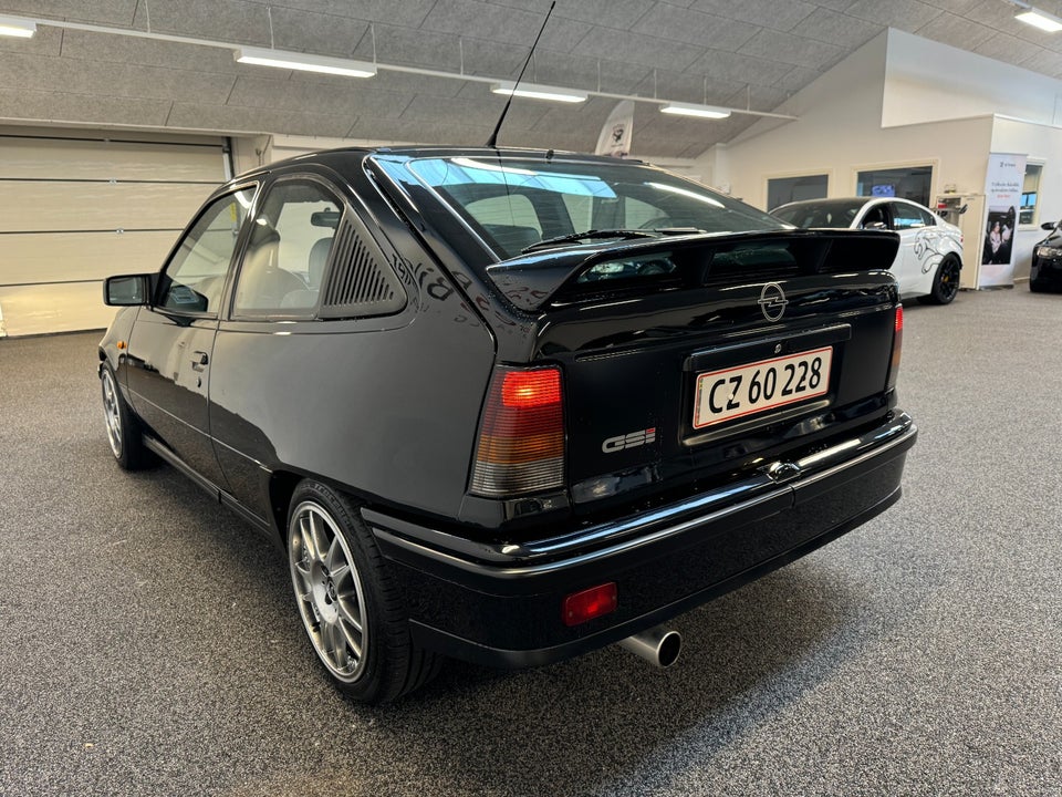 Opel Kadett 1,8 GSi 3d