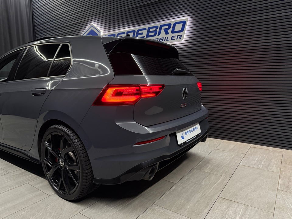 VW Golf VIII 2,0 GTi DSG 5d