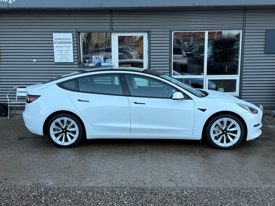 Tesla Model 3 Long Range AWD 4d