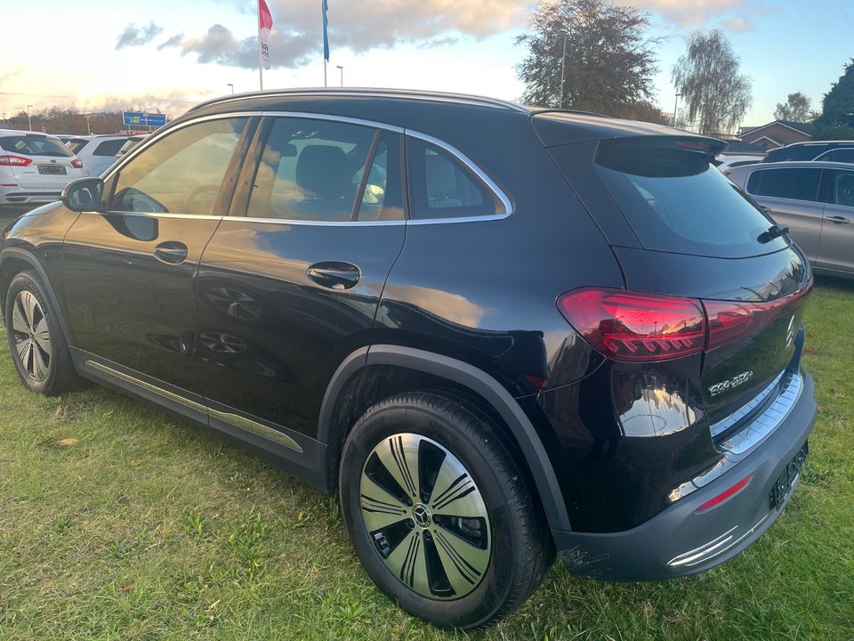 Mercedes EQA250+ Progressive 5d