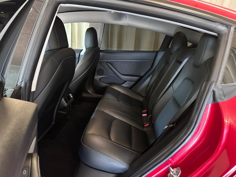 Tesla Model 3 Long Range AWD 4d