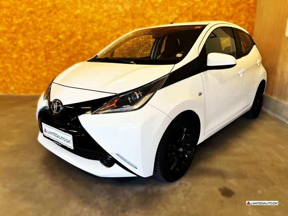 Toyota Aygo 1,0 VVT-i x-play x-touch 5d