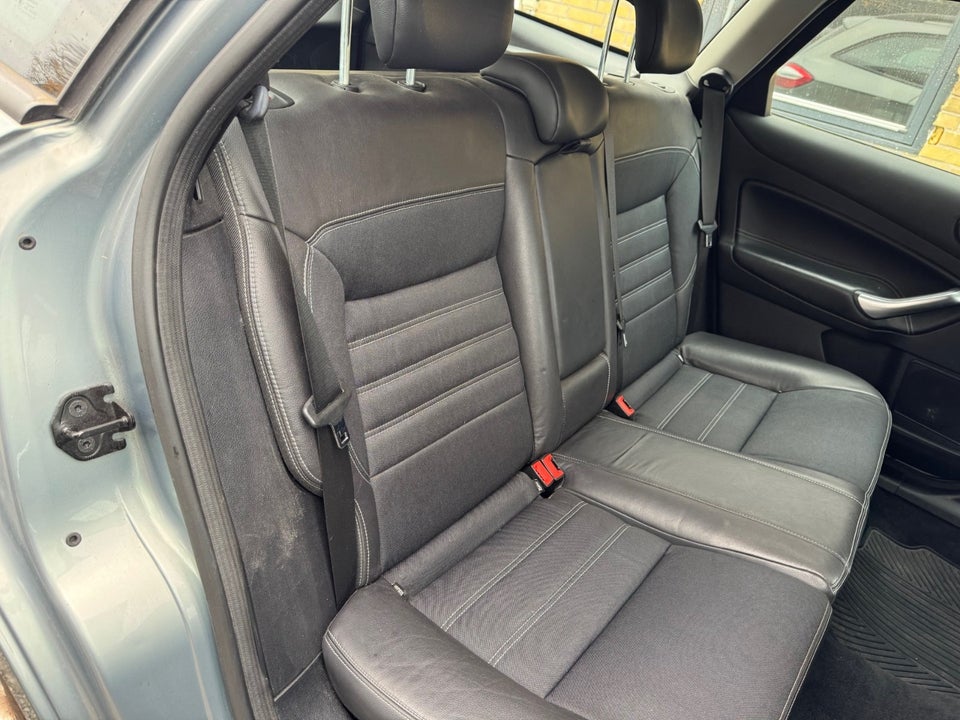 Ford Mondeo 2,0 Ambiente stc. 5d