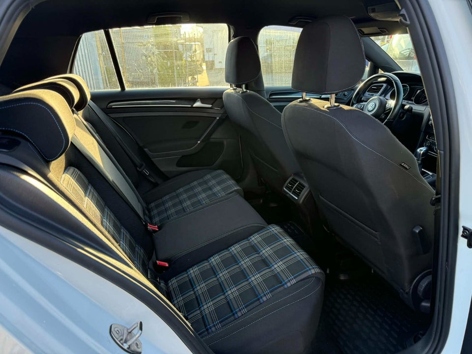 VW Golf VII 1,4 GTE DSG 5d