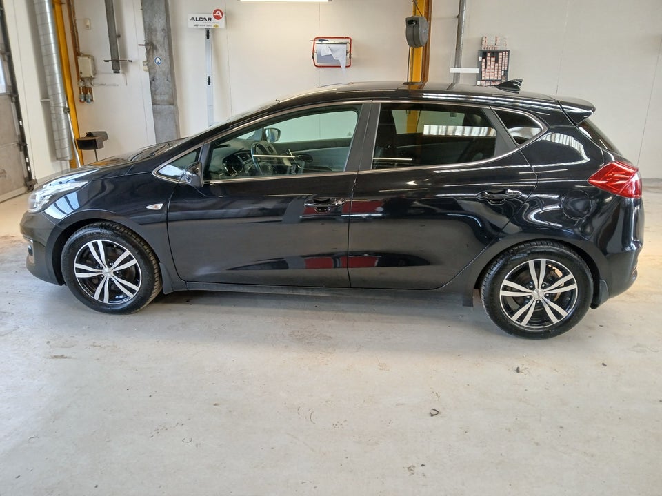 Kia Ceed 1,6 CRDi 136 Limited 5d