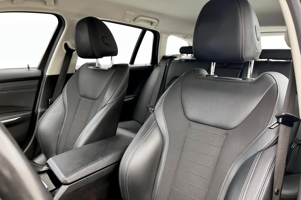 BMW 330e 2,0 Touring Sport Line aut. 5d