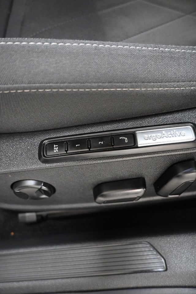 VW Golf VIII 1,4 eHybrid DSG 5d