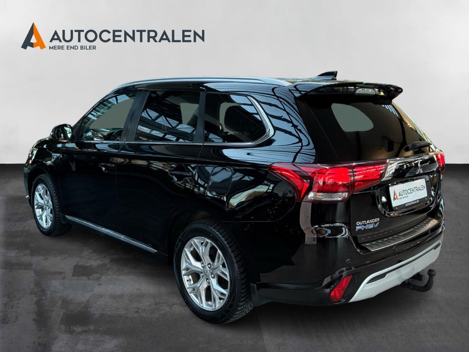 Mitsubishi Outlander 2,4 PHEV Invite CVT 4WD 5d