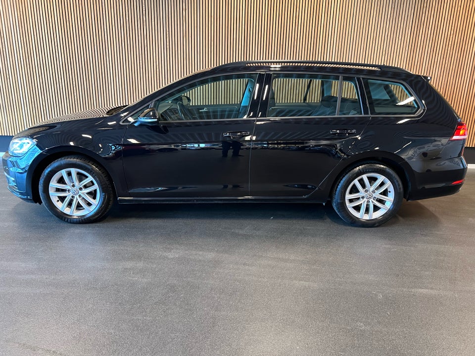 VW Golf VII 1,6 TDi 115 Comfortline Connect Variant 5d