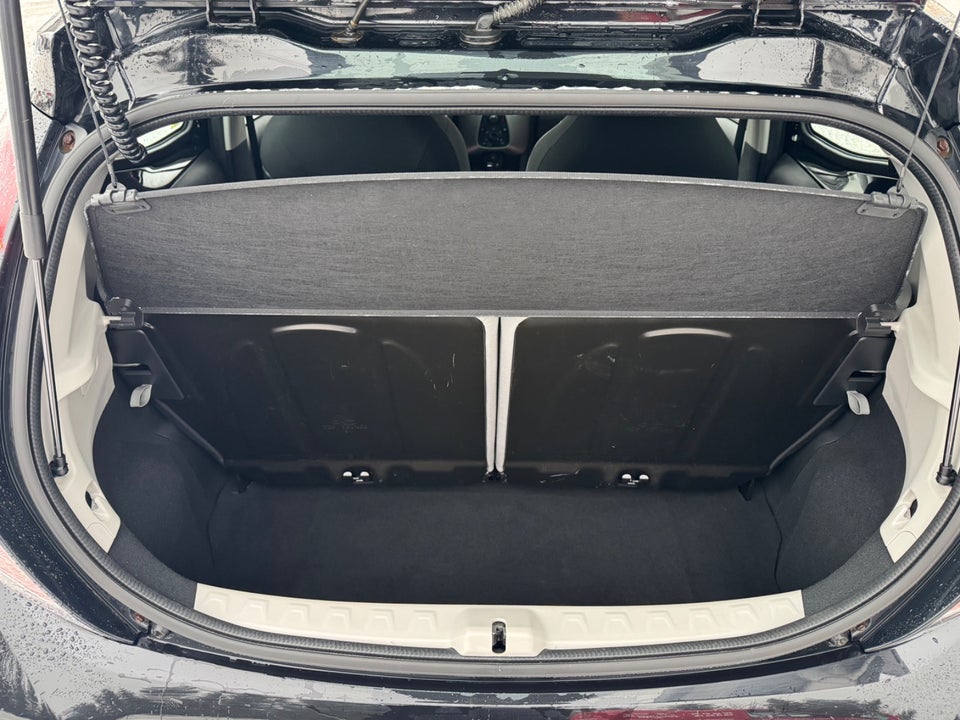 Toyota Aygo 1,0 VVT-i x-play 5d