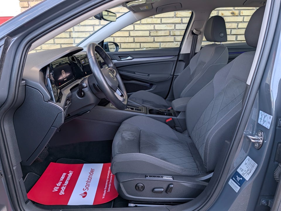 VW Golf VIII 1,4 GTE DSG 5d