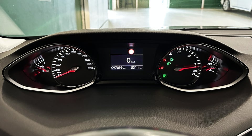 Peugeot 308 1,5 BlueHDi 130 Selection Sky SW 5d
