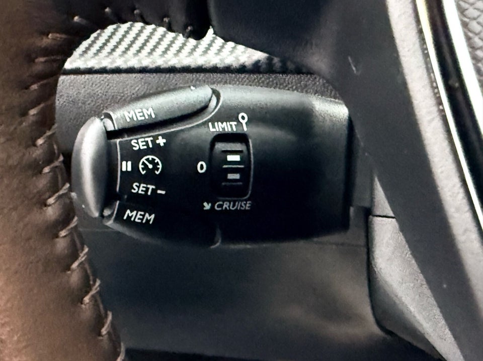 Peugeot 208 1,2 PureTech 100 Allure 5d