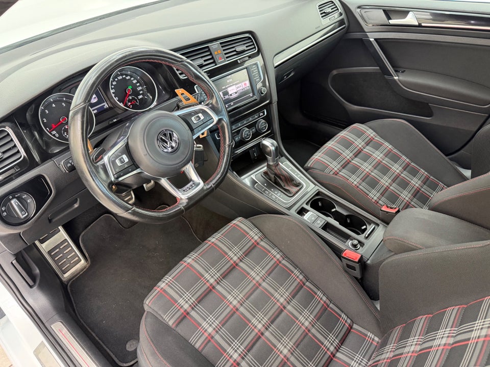 VW Golf VII 2,0 GTi Performance DSG BMT 5d