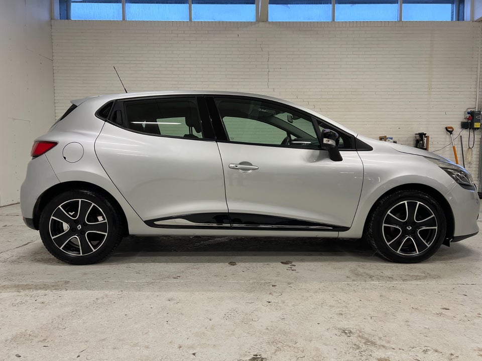 Renault Clio IV 0,9 TCe 90 Expression 5d