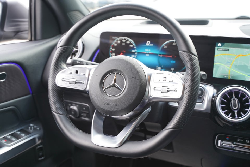 Mercedes EQB300 AMG Line 4Matic 5d