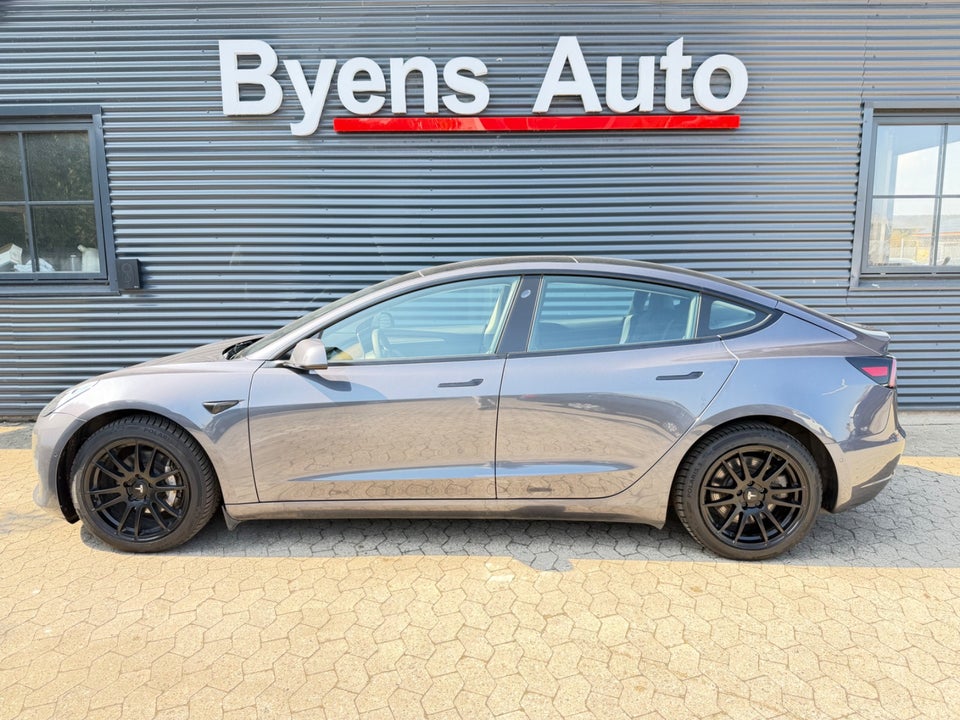 Tesla Model 3 Long Range AWD 4d