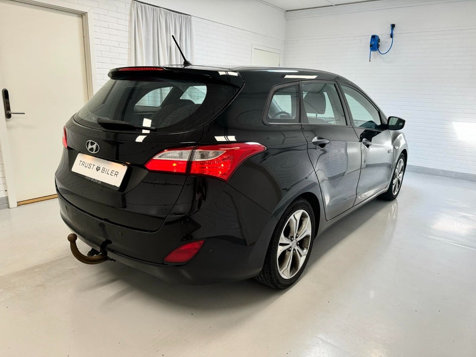 Hyundai i30 1,6 CRDi 110 Comfort Go! CW 5d