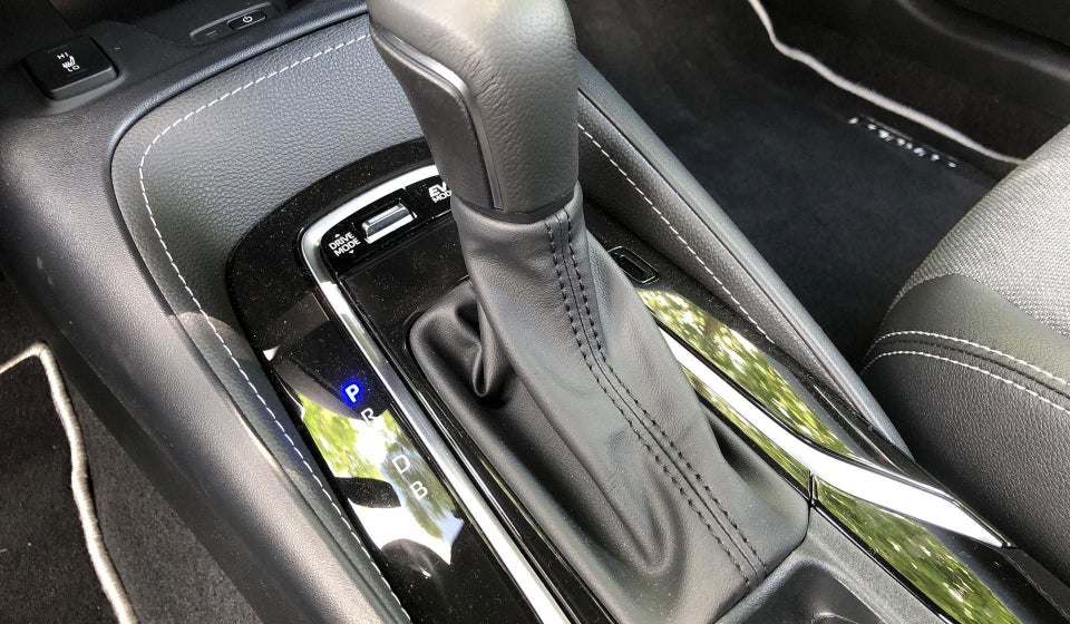 Toyota Corolla 1,8 Hybrid Style Touring Sports e-CVT 5d