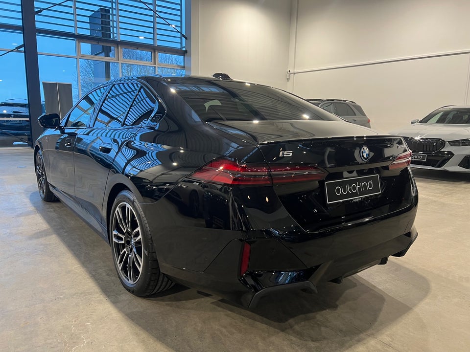 BMW i5 xDrive40 M-Sport 4d