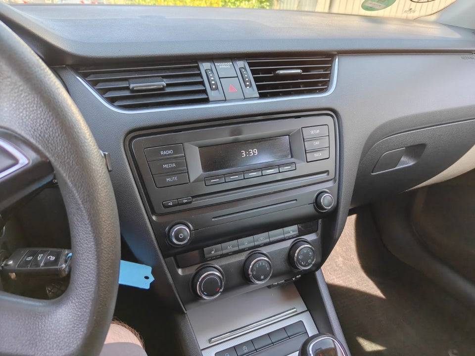 Skoda Octavia 1,6 TDi 105 Ambition Combi 5d