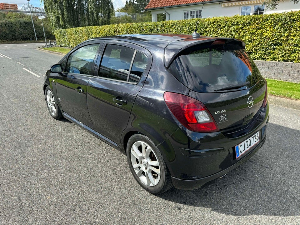 Opel Corsa 1,4 16V Cosmo 5d